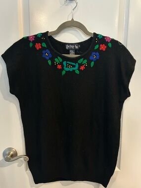 Vintage le Chois Black Embroidered Floral Short Sleeve Sweater Top